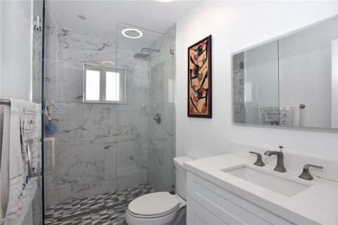 Casa en venta en Miami, Florida, 3 dormitorios, 176.98 m2 № 2011379 - foto 24