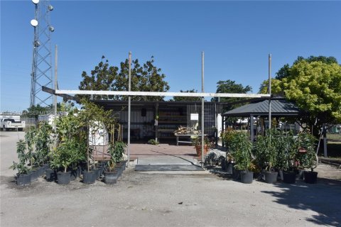 Casa en venta en Miami, Florida, 3 dormitorios, 176.98 m2 № 2011379 - foto 13