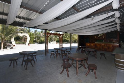 Casa en venta en Miami, Florida, 3 dormitorios, 176.98 m2 № 2011379 - foto 9