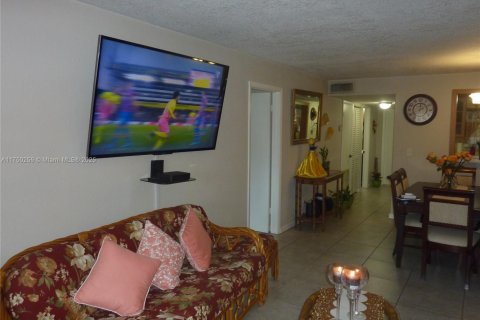 Condominio en venta en Sunrise, Florida, 1 dormitorio, 79.9 m2 № 1692285 - foto 10