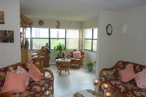 Condominio en venta en Sunrise, Florida, 1 dormitorio, 79.9 m2 № 1692285 - foto 6