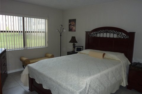Condominio en venta en Sunrise, Florida, 1 dormitorio, 79.9 m2 № 1692285 - foto 11