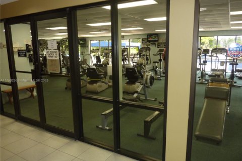 Condominio en venta en Sunrise, Florida, 1 dormitorio, 79.9 m2 № 1692285 - foto 4