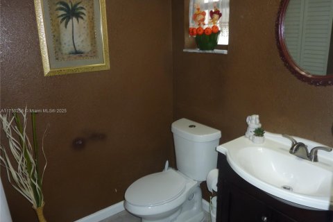 Condominio en venta en Sunrise, Florida, 1 dormitorio, 79.9 m2 № 1692285 - foto 24
