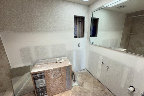 Condo in New Port Richey, Florida, 2 bedrooms  № 1901967 - photo 8