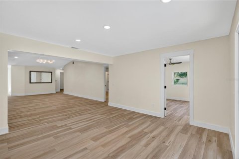 Casa en alquiler en Wesley Chapel, Florida, 4 dormitorios, 151.9 m2 № 1854418 - foto 9