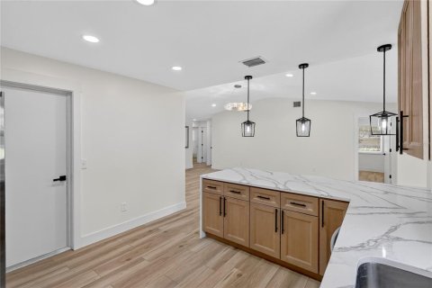 Casa en alquiler en Wesley Chapel, Florida, 4 dormitorios, 151.9 m2 № 1854418 - foto 12