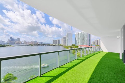 Condominio en venta en Aventura, Florida, 3 dormitorios, 275.18 m2 № 1981789 - foto 16