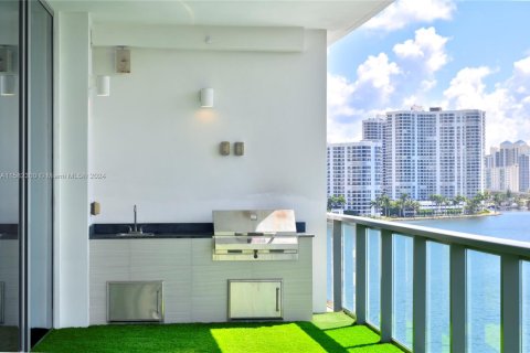 Condominio en venta en Aventura, Florida, 3 dormitorios, 275.18 m2 № 1981789 - foto 17