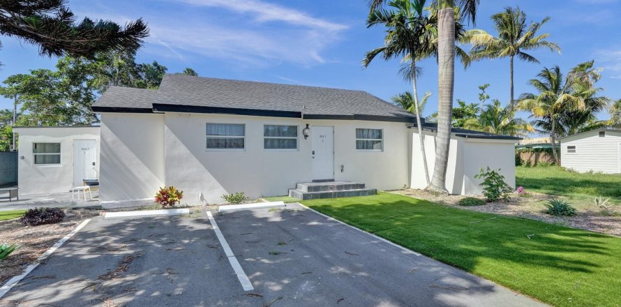 Villa ou maison à Miami, Floride 4 chambres № 720937