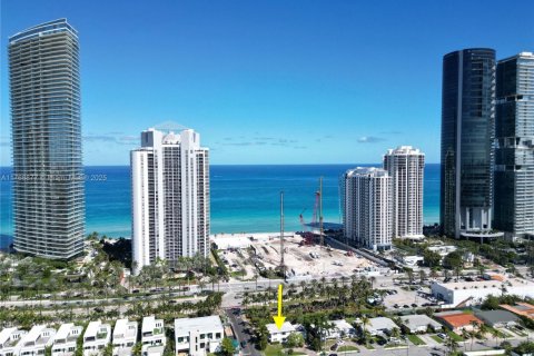 Immobilier commercial à vendre à Sunny Isles Beach, Floride: 185.62 m2 № 2078133 - photo 15