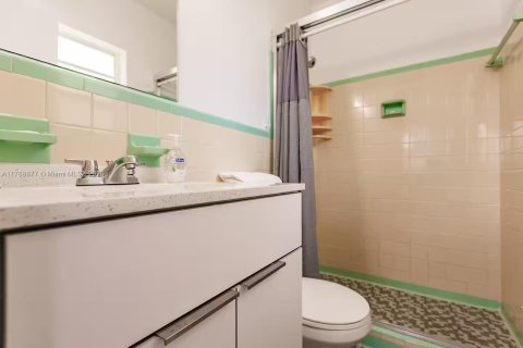 Immobilier commercial à vendre à Sunny Isles Beach, Floride: 185.62 m2 № 2078133 - photo 14
