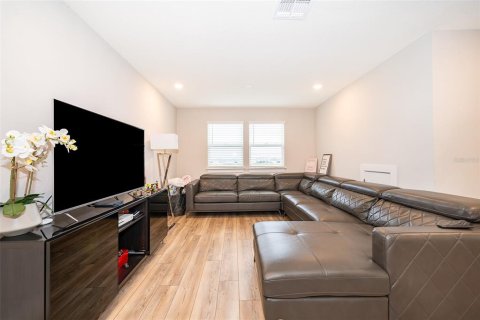 House in Orlando, Florida 4 bedrooms, 288.09 sq.m. № 1721843 - photo 27