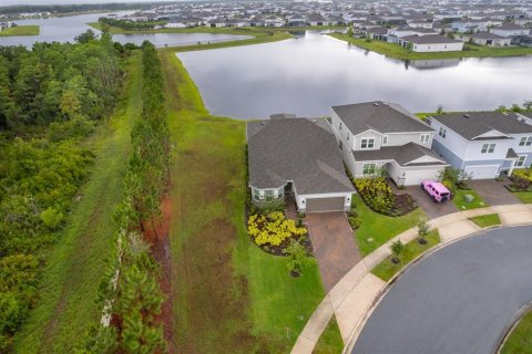 House in Orlando, Florida 4 bedrooms, 288.09 sq.m. № 1721843 - photo 3