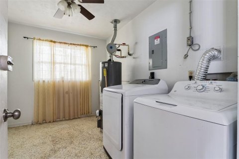 House in Deltona, Florida 2 bedrooms, 123.19 sq.m. № 2222820 - photo 20
