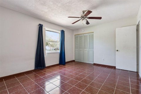 House in Deltona, Florida 2 bedrooms, 123.19 sq.m. № 2222820 - photo 16