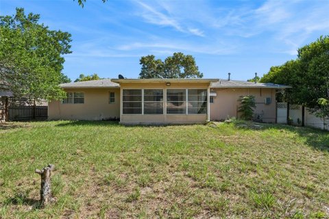 House in Deltona, Florida 2 bedrooms, 123.19 sq.m. № 2222820 - photo 25