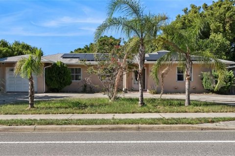 House in Deltona, Florida 2 bedrooms, 123.19 sq.m. № 2222820