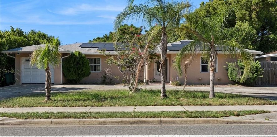 House in Deltona, Florida 2 bedrooms, 123.19 sq.m. № 2222820