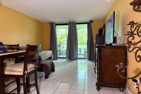 Condo in Plantation, Florida, 2 bedrooms  № 1842634 - photo 2
