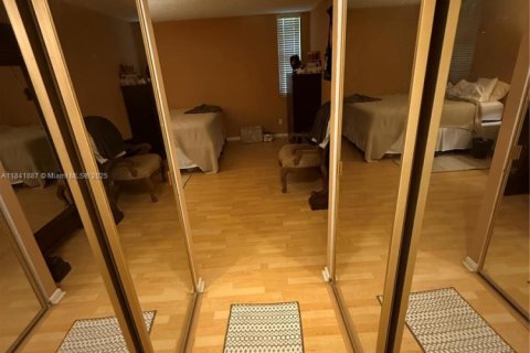 Condo in Plantation, Florida, 2 bedrooms  № 1842634 - photo 8