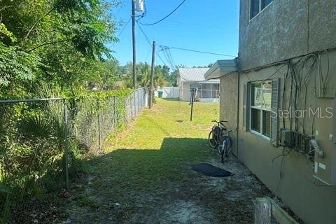 Immobilier commercial à vendre à Deltona, Floride: 28 chambres, 1185.62 m2 № 2097430 - photo 3
