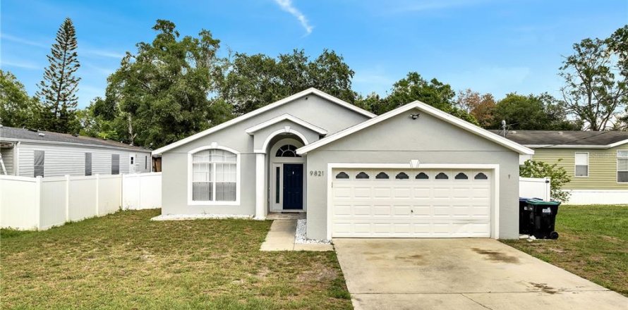 House in Orlando, Florida 3 bedrooms, 135.36 sq.m. № 1761484