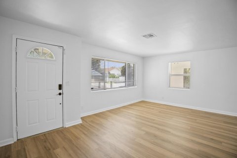 House in West Palm Beach, Florida 3 bedrooms, 130.06 sq.m. № 2177602 - photo 6