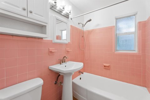 House in West Palm Beach, Florida 3 bedrooms, 130.06 sq.m. № 2177602 - photo 22