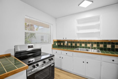 House in West Palm Beach, Florida 3 bedrooms, 130.06 sq.m. № 2177602 - photo 13