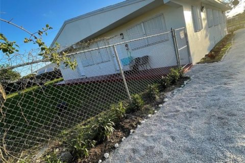 Villa ou maison à Miami, Floride 1 chambre, 229.93 m2 № 2080757