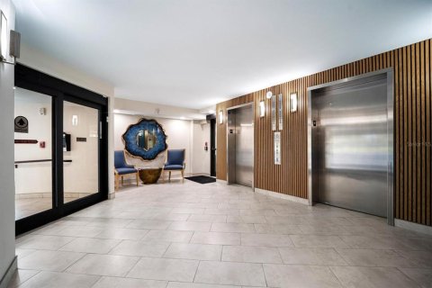 Copropriété à vendre à Clearwater, Floride: 2 chambres, 106.84 m2 № 2399257 - photo 2