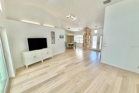 Casa en venta en Palm Coast, Florida, 4 dormitorios, 252.6 m2 № 1747036 - foto 21
