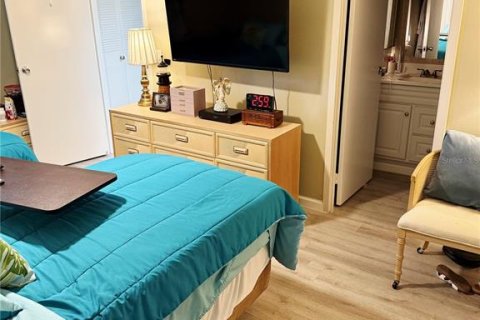 Condo in Sun City Center, Florida, 1 bedroom  № 1849608 - photo 17
