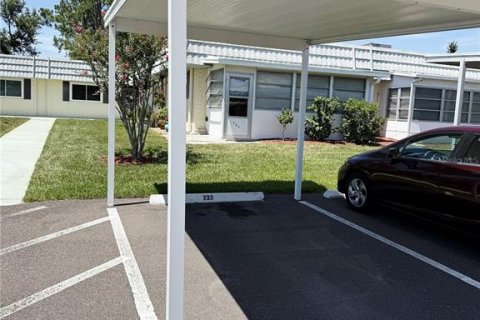 Condo in Sun City Center, Florida, 1 bedroom  № 1849608 - photo 1