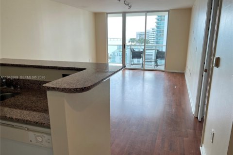 Снять в аренду кондоминиум в Майами, Флорида 1 спальня, 69.68м2, № 2007132 - фото 9