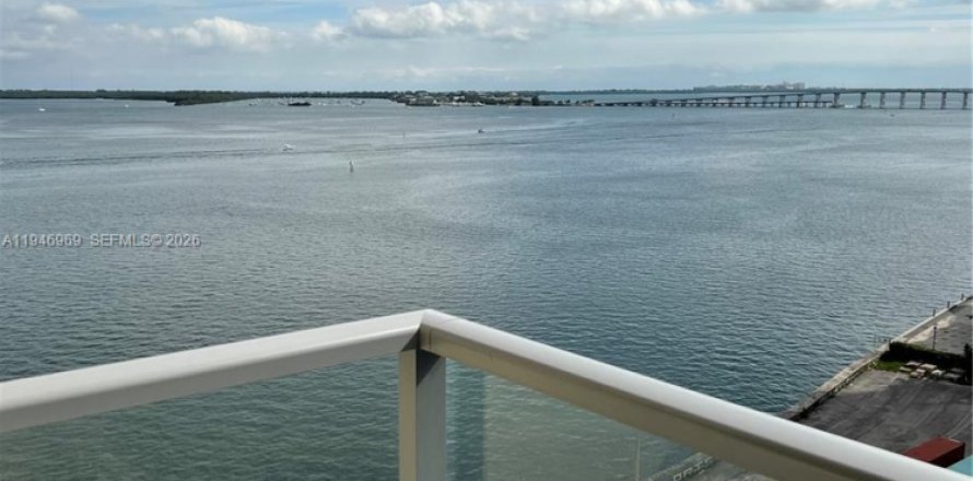 Кондоминиум с 1 спальней в Майами, Флорида № 2007132