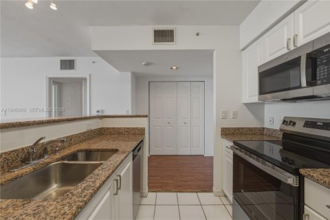 Снять в аренду кондоминиум в Майами, Флорида 1 спальня, 69.68м2, № 2007132 - фото 24