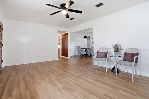 Casa en venta en Mount Dora, Florida, 2 dormitorios, 116.13 m2 № 2296296 - foto 4