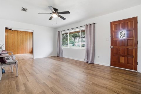 Casa en venta en Mount Dora, Florida, 2 dormitorios, 116.13 m2 № 2296296 - foto 3