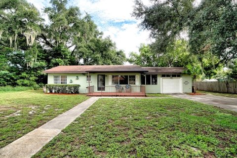 House in Mount Dora, Florida 2 bedrooms, 116.13 sq.m. № 2296296