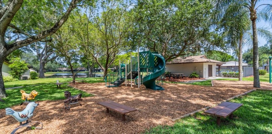 Casa en Pembroke Pines, Florida 2 dormitorios, 98.48 m2 № 1217485