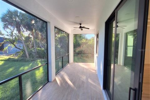 House in Rotonda, Florida 3 bedrooms, 161.46 sq.m. № 1918076 - photo 24
