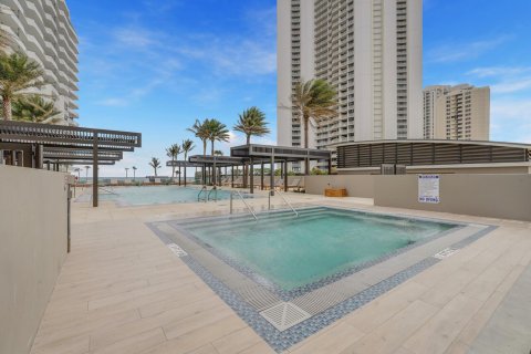 Condominio en venta en Riviera Beach, Florida, 3 dormitorios, 194.91 m2 № 2158182 - foto 4