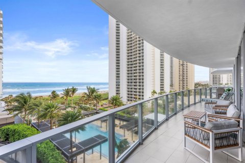 Condominio en venta en Riviera Beach, Florida, 3 dormitorios, 194.91 m2 № 2158182 - foto 8