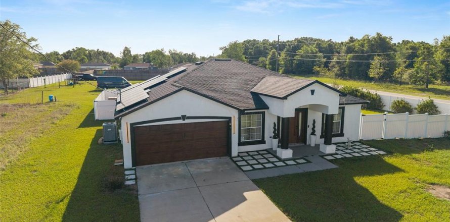 Casa en Ocala, Florida 3 dormitorios, 155.15 m2 № 2122250