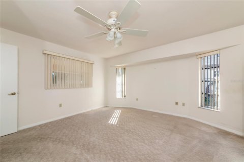 House in Port Charlotte, Florida 3 bedrooms, 169.27 sq.m. № 2150939 - photo 27