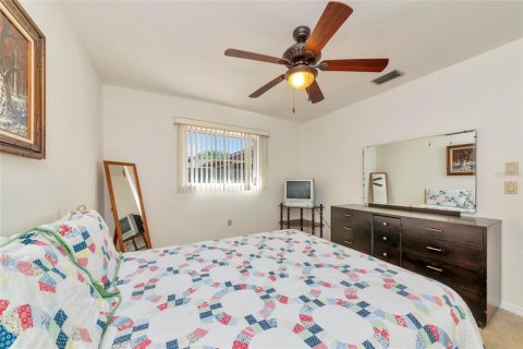 House in Port Charlotte, Florida 3 bedrooms, 169.27 sq.m. № 2150939 - photo 21