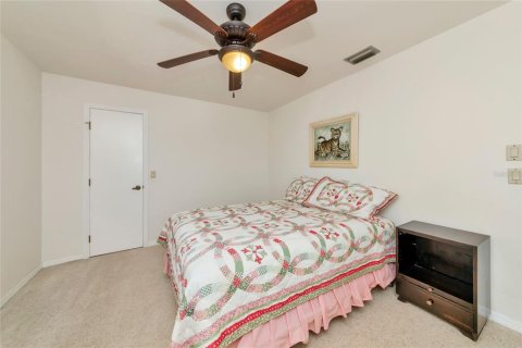 House in Port Charlotte, Florida 3 bedrooms, 169.27 sq.m. № 2150939 - photo 18