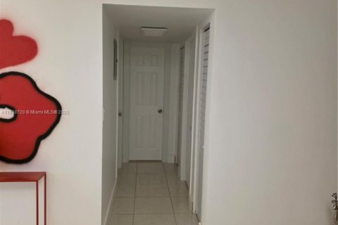 Copropriété à vendre à Hallandale Beach, Floride: 2 chambres, 101.45 m2 № 1935638 - photo 7